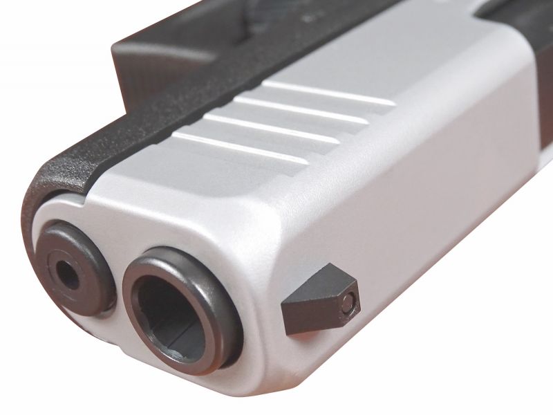 Pozornému oku také neunikne u spodního snímku (Glock 43X) detail inovovaného provedení vývrtu hlavně (Gen5).